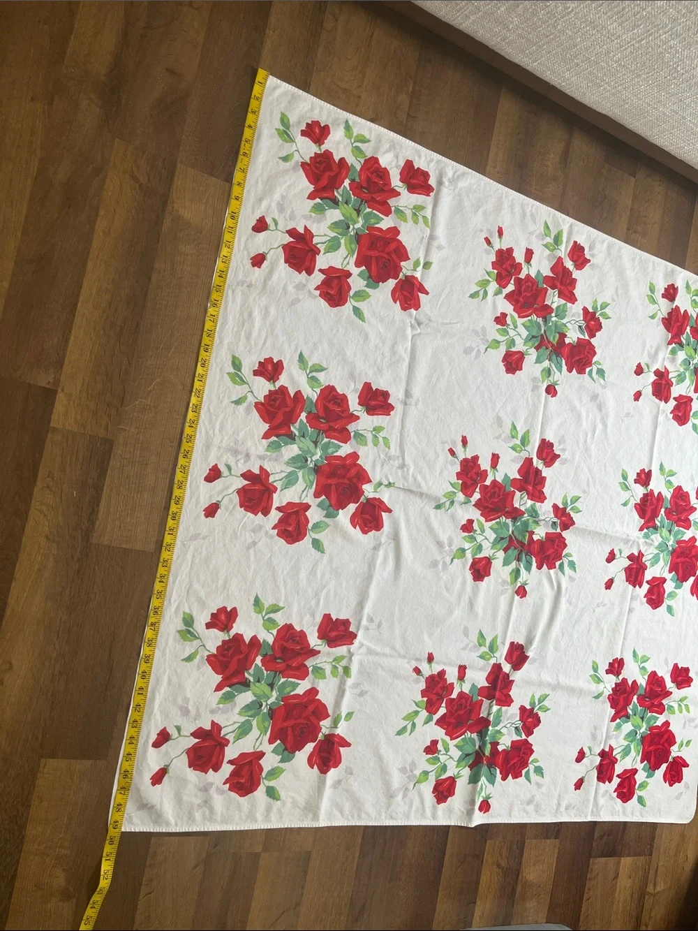 1950’s Tablecloth White Cotton Red Rose Print Square Vintage Wilendur